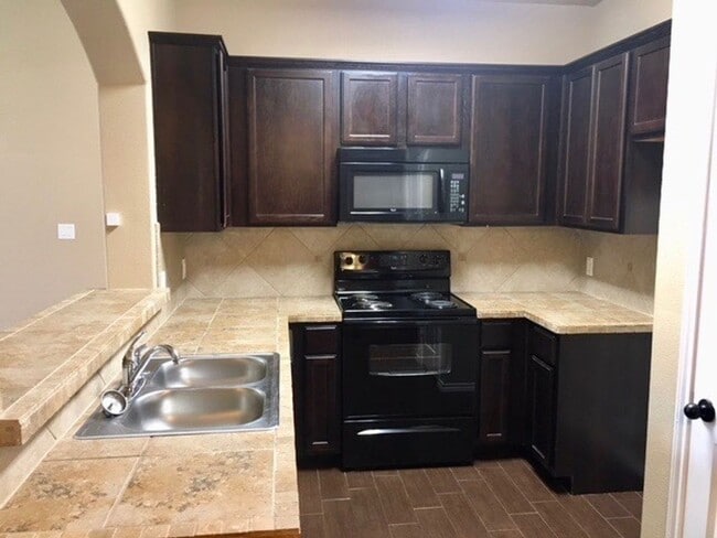 Photo - Availabe Now! Nice 3 Bedroom Duplex located in New Braunfels!