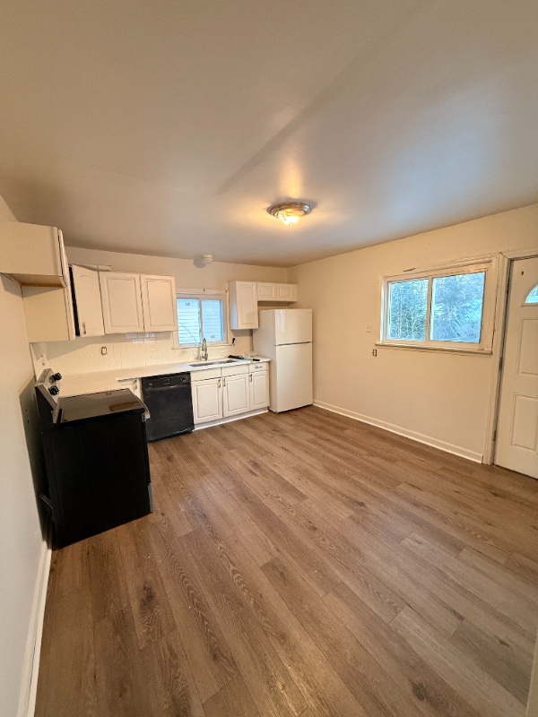 Photo - 8468 Timken Ave