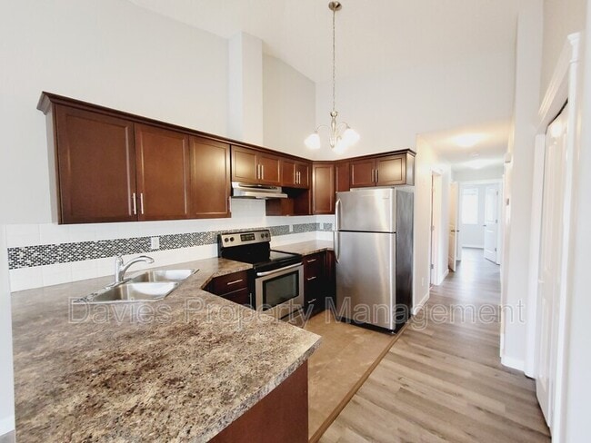 Photo - 12124-12122 122 St NW Unit MAIN