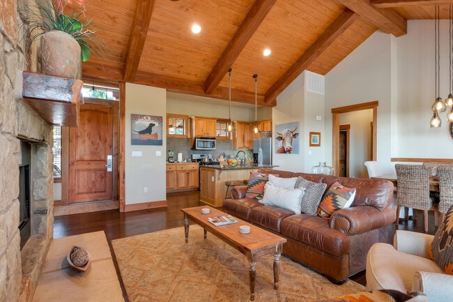 Building Photo - 7249 Sunswept Dr Unit SI ID1511250P