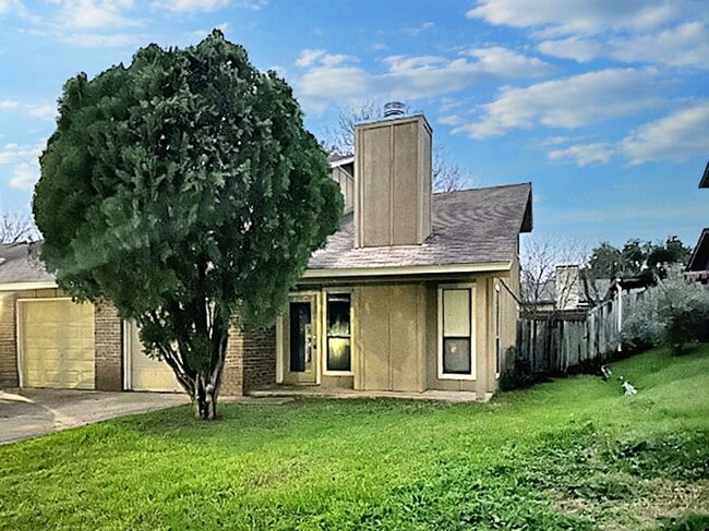 Building Photo - 8104 Hood Cir Unit A