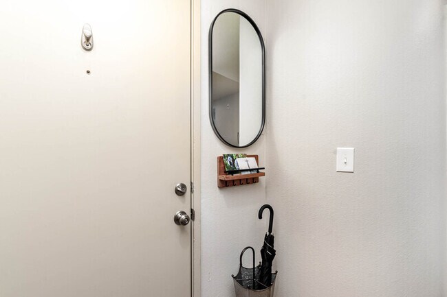 Photo - 2145 Dexter Ave N Unidad #205 Rental