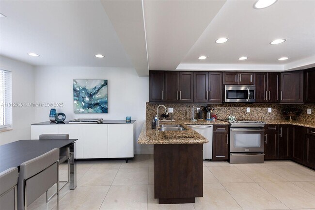 Photo - 2601 NE 34th St Townhome