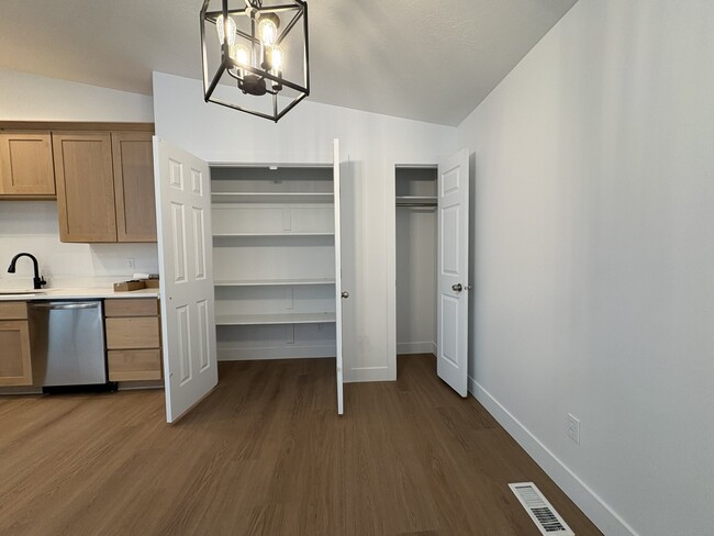 765 Lupine Ct