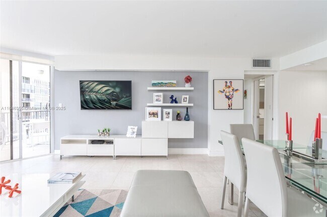 Building Photo - 1901 Brickell Ave Unit B1611 Rental