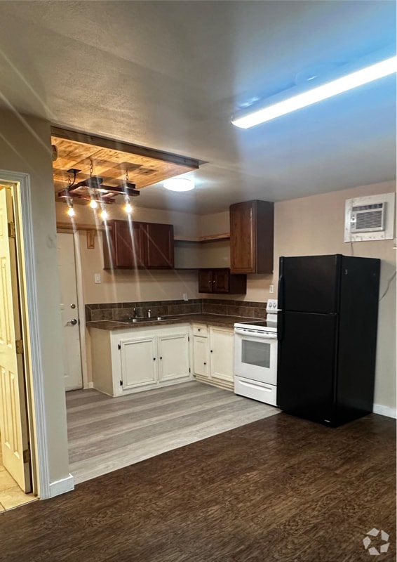 Building Photo - 409 Elm Forest Loop Unit Cabin B Rental