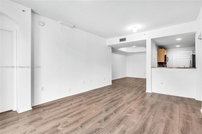 Photo - 6700 NW 114th Ave Unidad 925