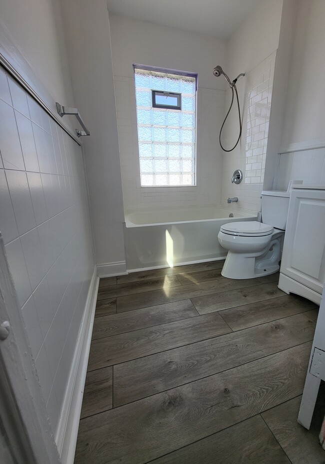 Bathroom - 200 Crocker St Unit Upper