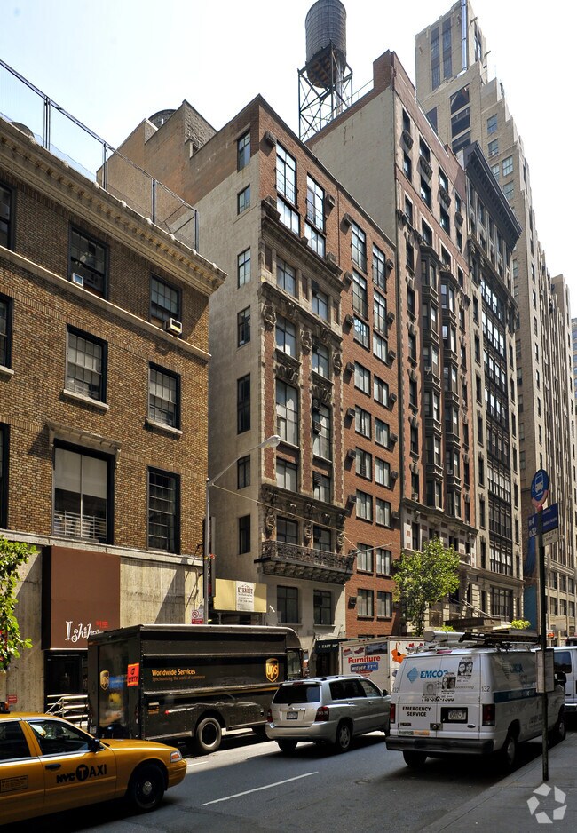 7 - 9 E 32nd St - 7-9 East 32nd Street