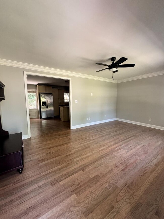 Photo - 2002 E Drew Valley Rd NE