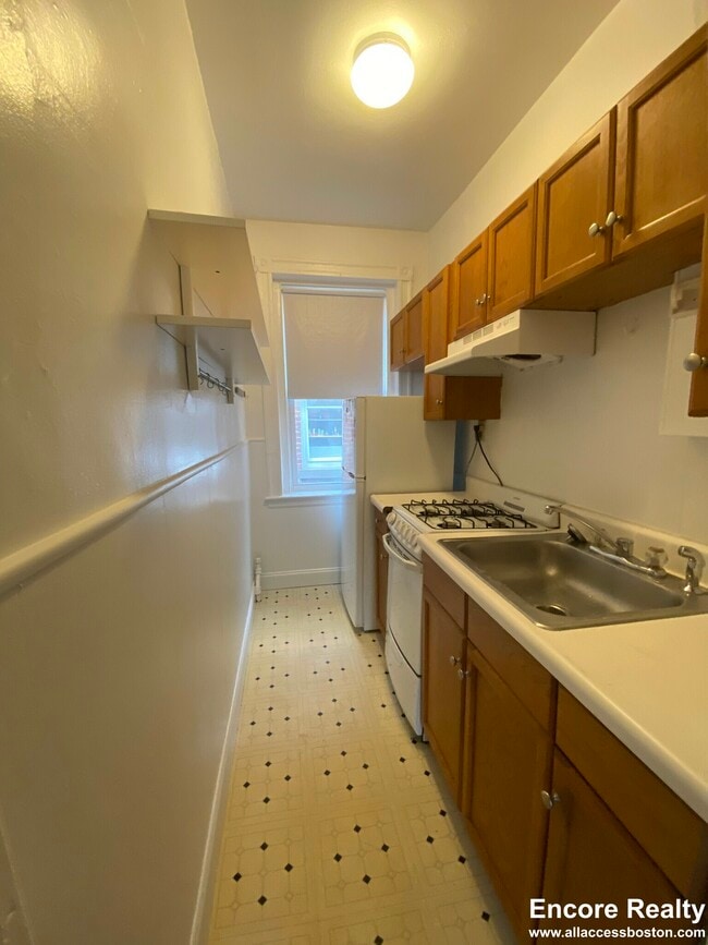 Photo - 1822 Beacon St Unit 7