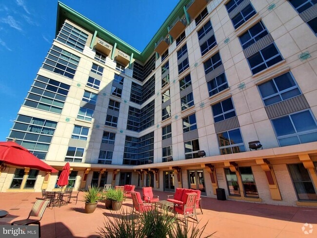Building Photo - 777 7th St NW Unit 906 Rental