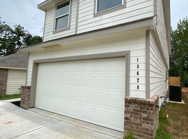 Photo - 13628 Brook Oaks Ct