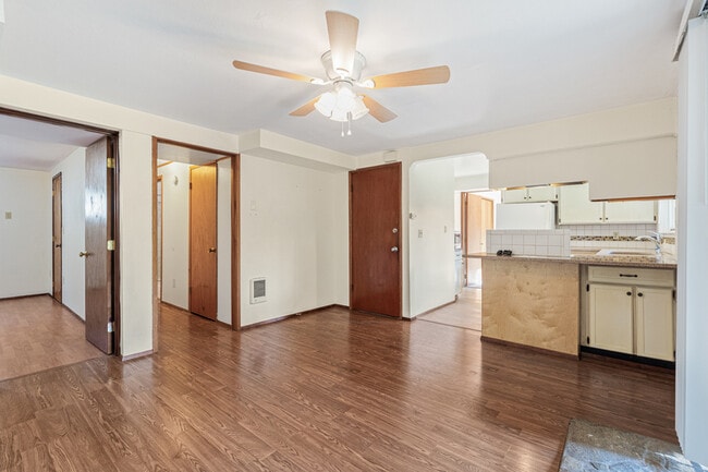 Photo - 415 N 179th Pl