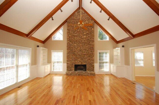 105 View Hill Ct