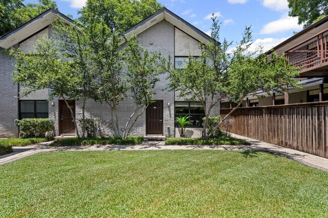 Building Photo - 2722 Knight St Unit 119 Rental