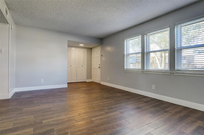 Photo - 10458 Hammerly Blvd