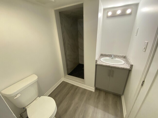 Photo - 34 Gladstone Ave Unité 4 -