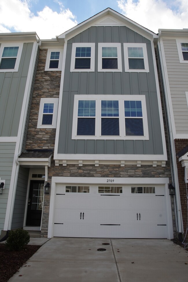 Photo - 2709 Hunter Woods Dr