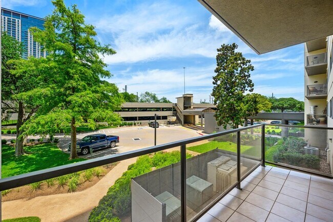 Photo - 40 N Interstate Hwy 35 Unit 2A2