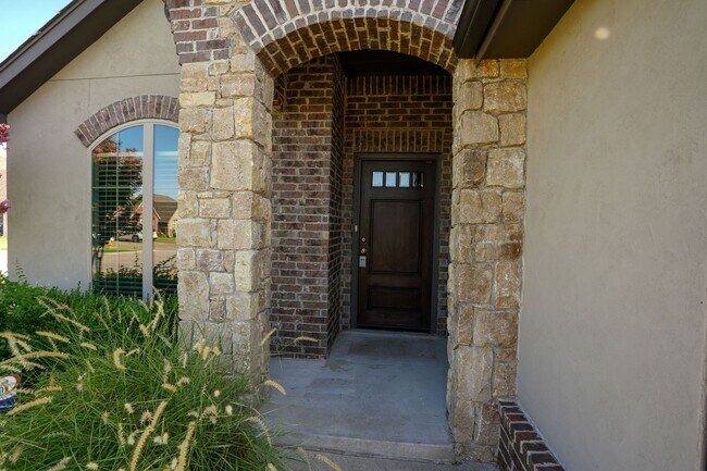 Photo - 3 Bed | 2 Bath in New Tulsa!