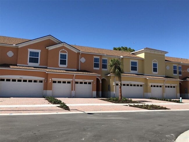 Building Photo - 2060 Royal Vista Ct