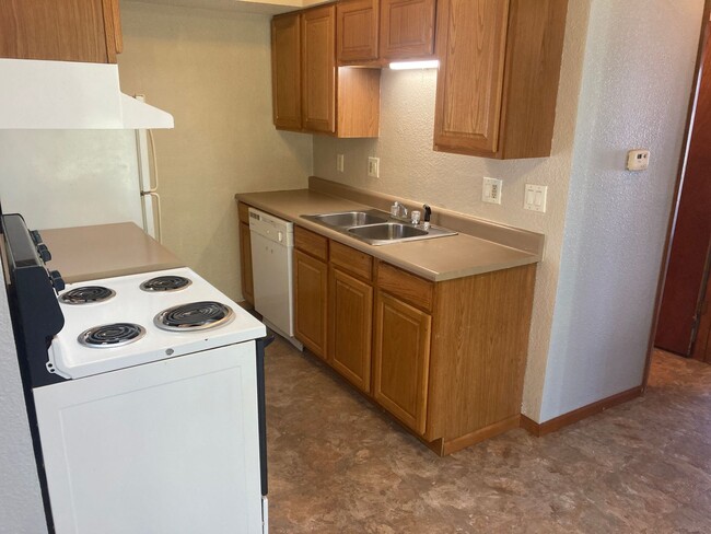 Photo - 2 Bed 1 Bath Located behind Hy-Vee in Osag... Unit 856 Hwy D #51