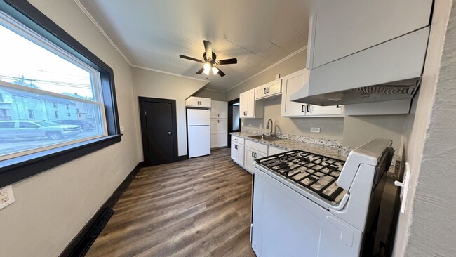 Photo - 606 Randolph St Apartment Unit Lower