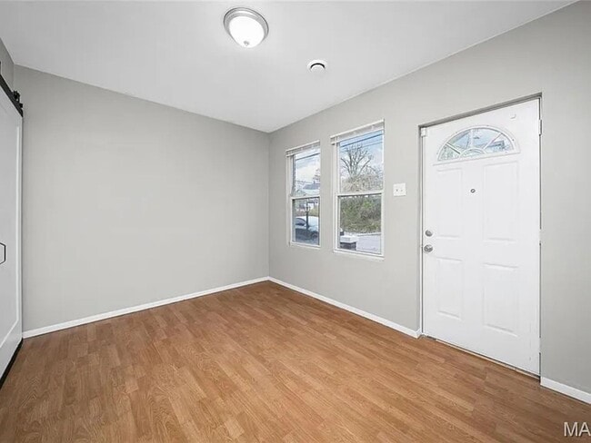 Photo - 709 Dammert Ave