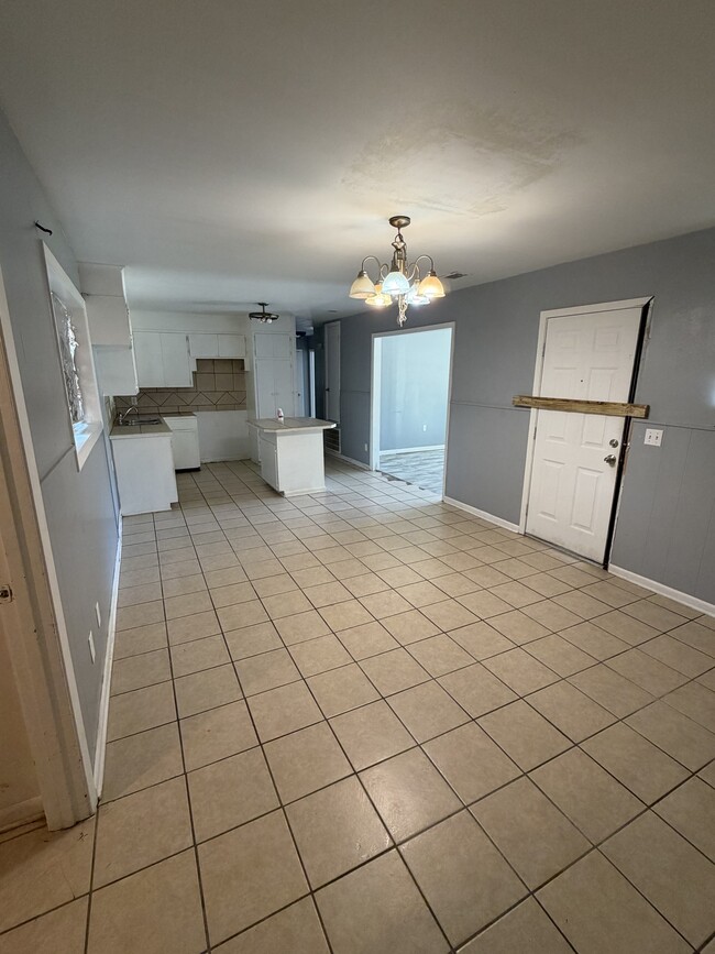 Photo - 617 Damaka Dr