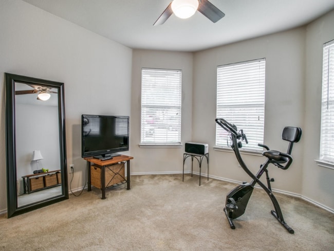 Photo - 1618 Duet Dr