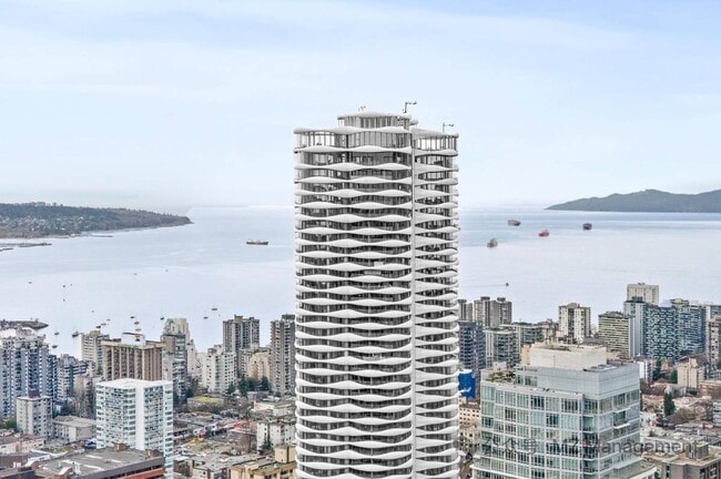 Building Photo - 1033 Nelson St Unit 2