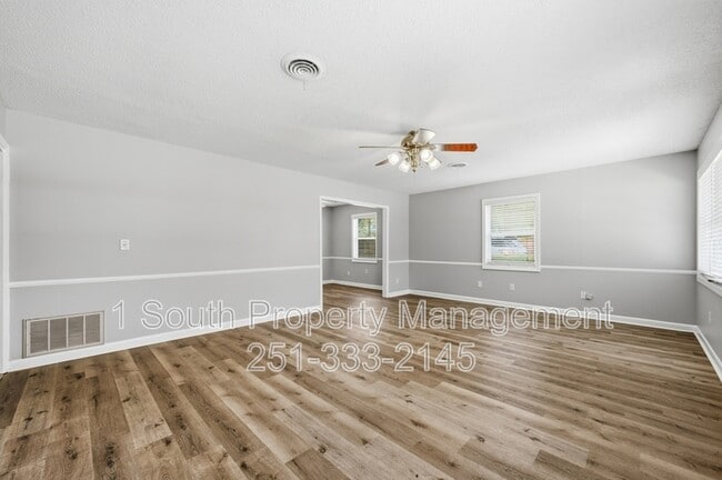 Photo - 1906 Elaine Ave