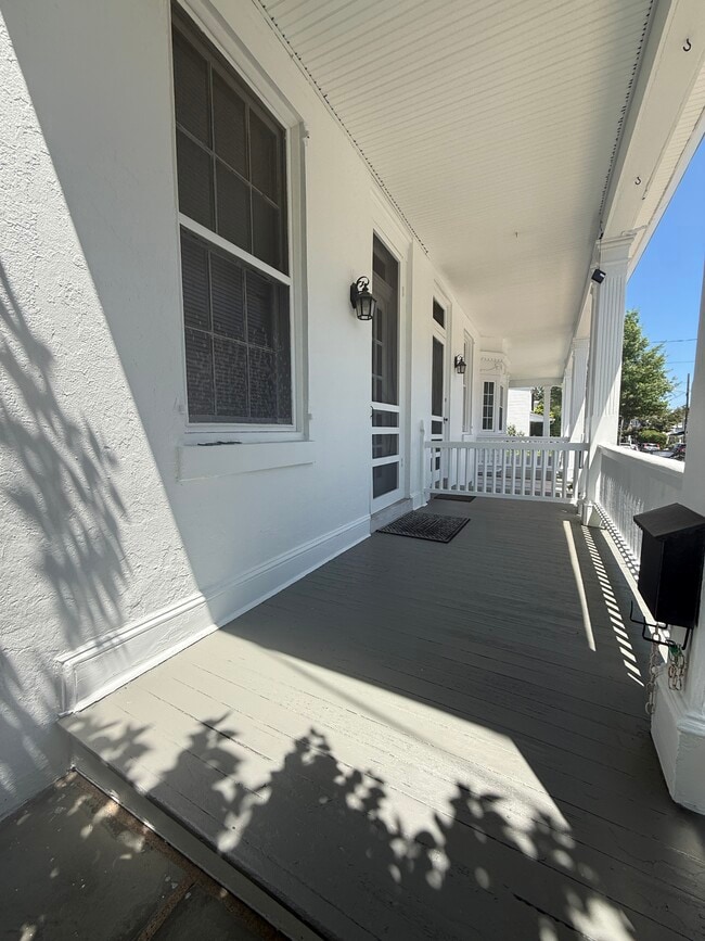 Photo - 115 E Oakland Ave Unit 115 E Oakland Avenue