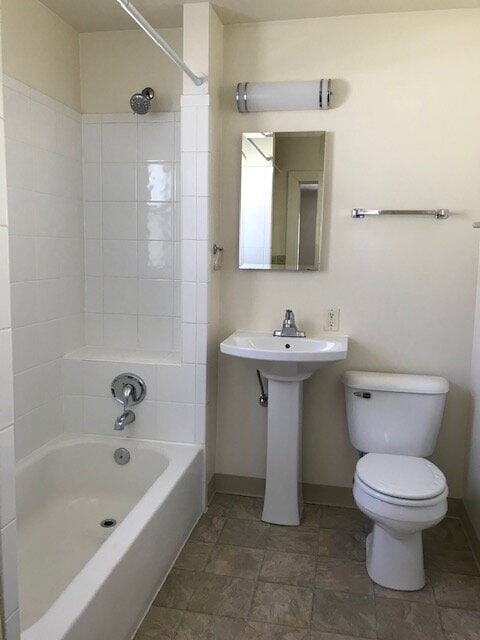 Building Photo - Englewood - 1 Bedroom, 1 Bathroom (30DE)