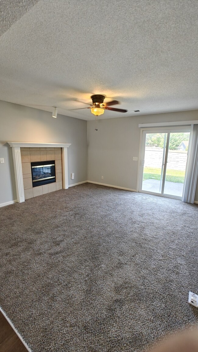 Photo - 10630 N Locust Ct
