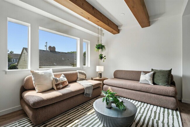 Photo - 925 NE 23rd Ave Unit ID1309877P