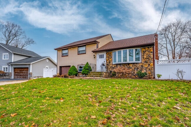 Photo - 1103 Kent Pl