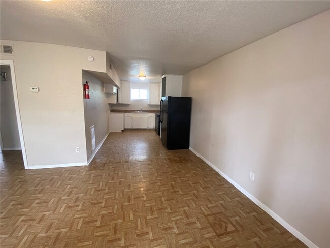 Building Photo - 5610 Royal Palms St Unit 67 Rental