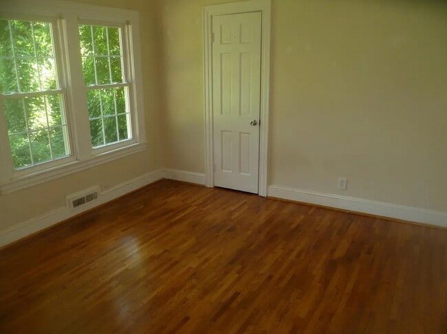 Building Photo - 2216 Walker Ave Rental