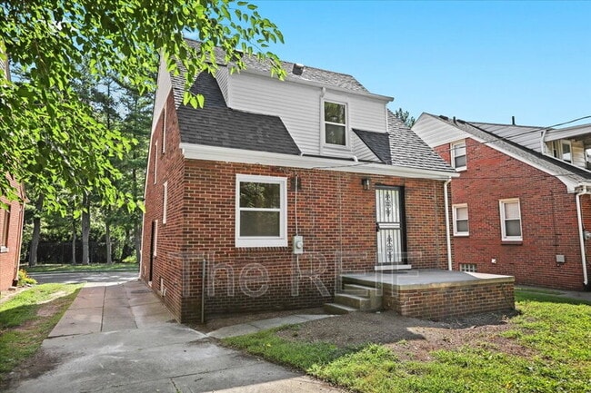 Photo - 17421 Quincy St