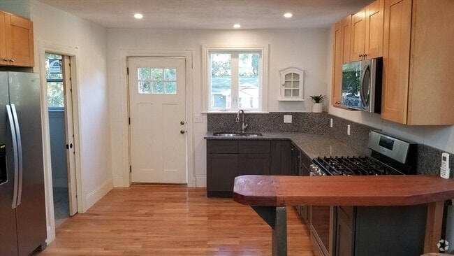 Building Photo - 52 Nantasket Ave Unit B Rental