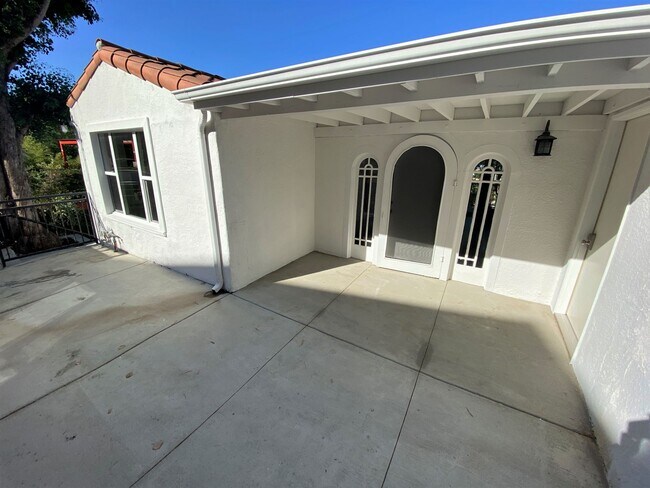 955 Maltman Ave
