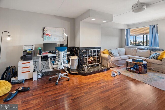 Photo - 200 Lombard St Unit 713