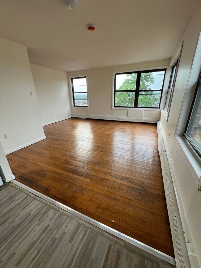 Photo - 185 Palisade Ave Unidad 14