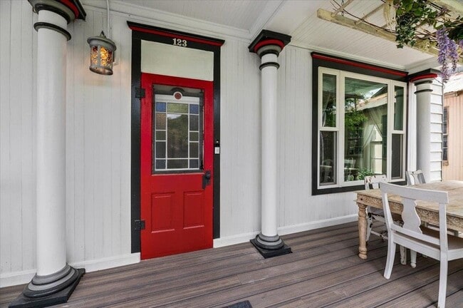 Photo - 123 1/2 Stone Street Unit