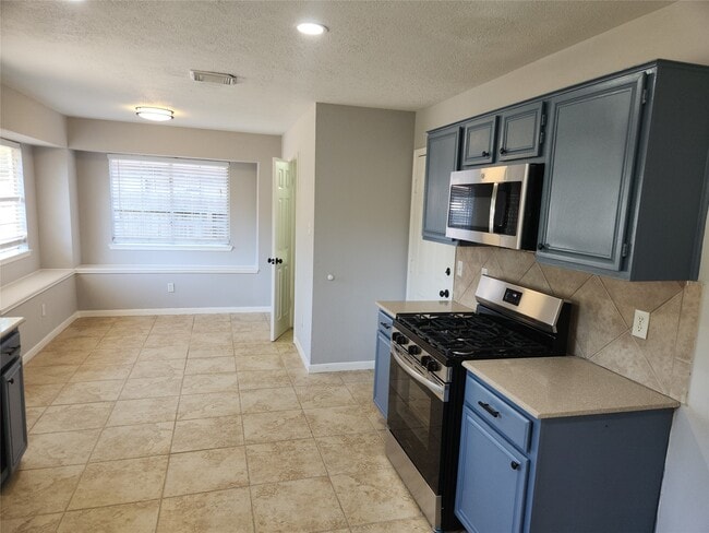 Building Photo - 2611 Anthony-Hay Ln