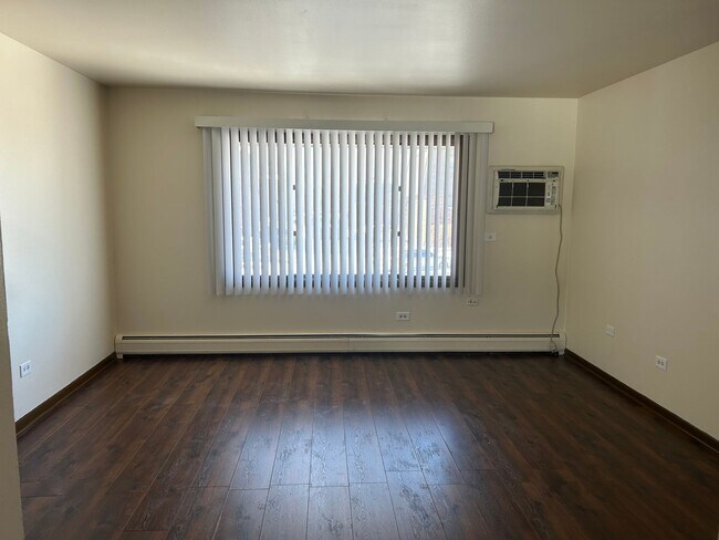 Photo - Royal Unit 2N