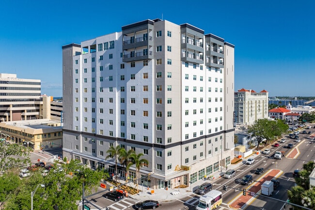 920 Manatee Ave W Bradenton, FL - Nine20 Manatee