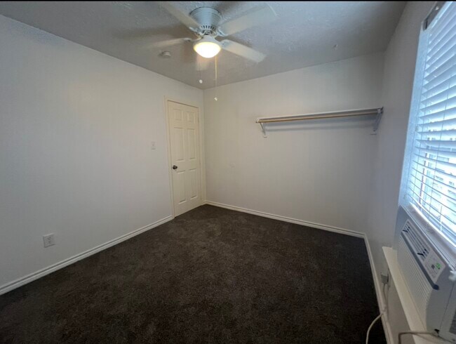 Photo - 831 1/2 Deerpass Drive